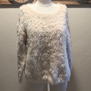 Fuzzy, Soft & Stretchy Sweater Sz L